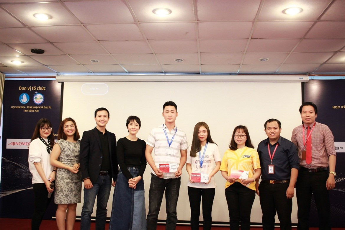 cac-ban-sv-may-man-nhan-voucher