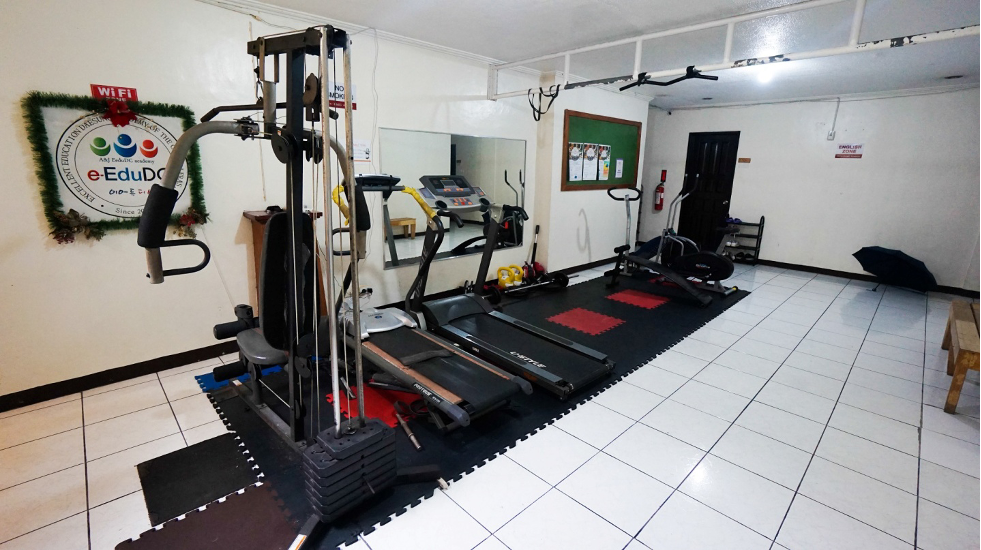 Khu vực tập gym trường A&J