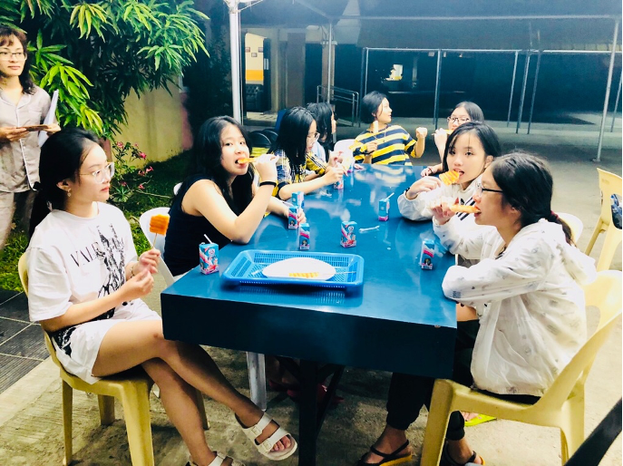 Snack time của học viên trại hè CIEC Snack time của học viên trại hè CIEC