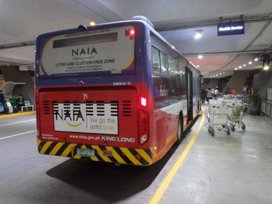 Xe bus trung chuyển miễn phí đến các Terminal của sân bay Manila